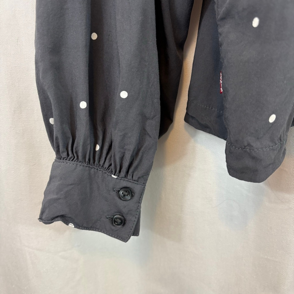 Women's Levi's Gray With White Polka Dot Blouse Size Medium - Picture 5 of 8